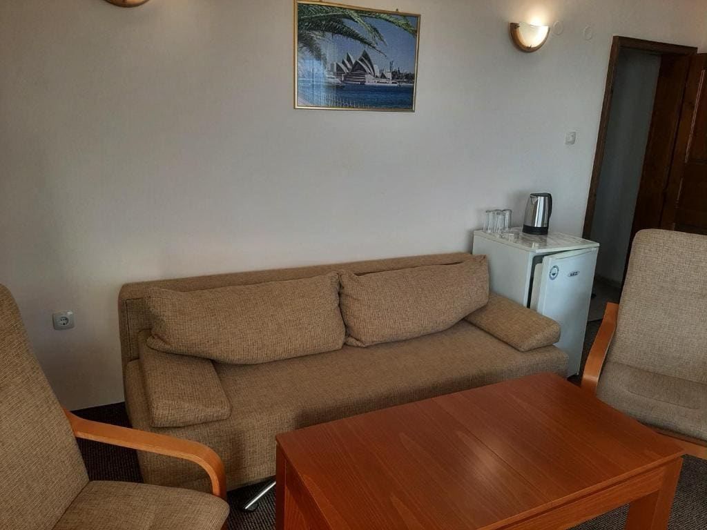 Superior Suite with Sea View room - Image 3