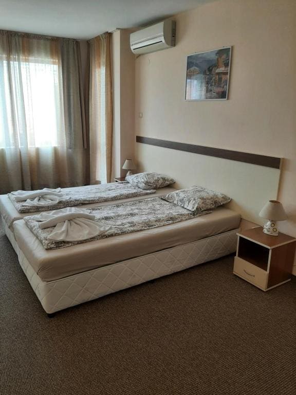 Twin Room with Sea View room - Image 1