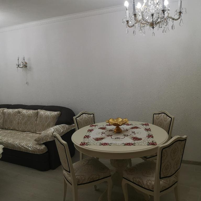 One-Bedroom Apartment room - Image 2