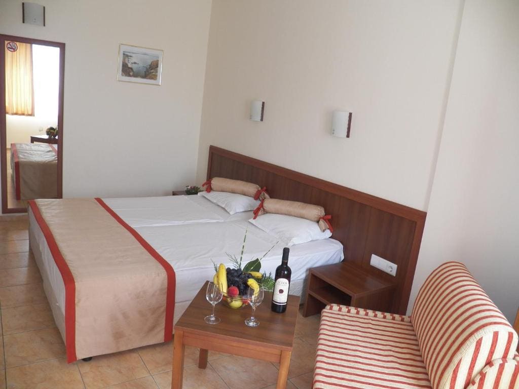 Twin Room with Balcony room - Image 1