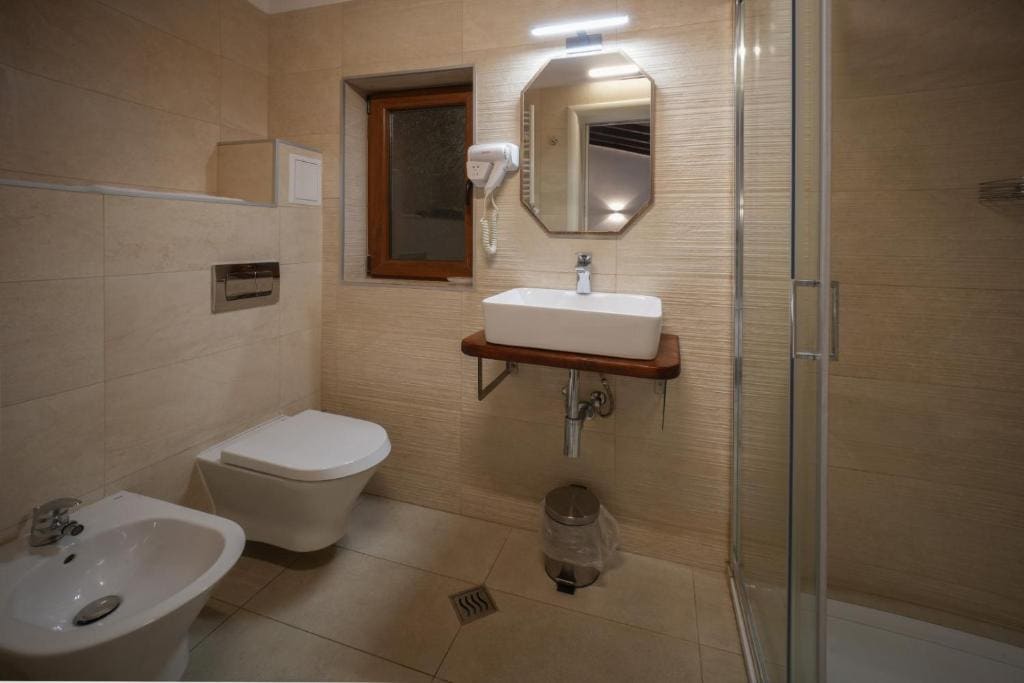 Deluxe Double Room room - Image 3