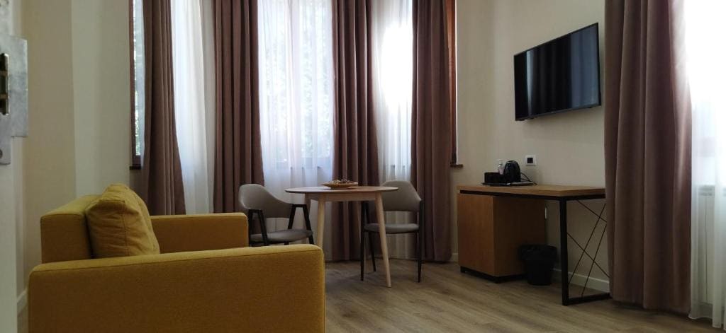 Deluxe Double Room room - Image 2