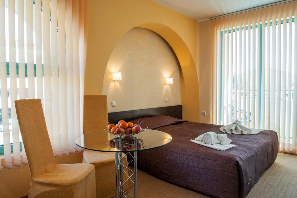 Deluxe Double or Twin Room room - Image 2