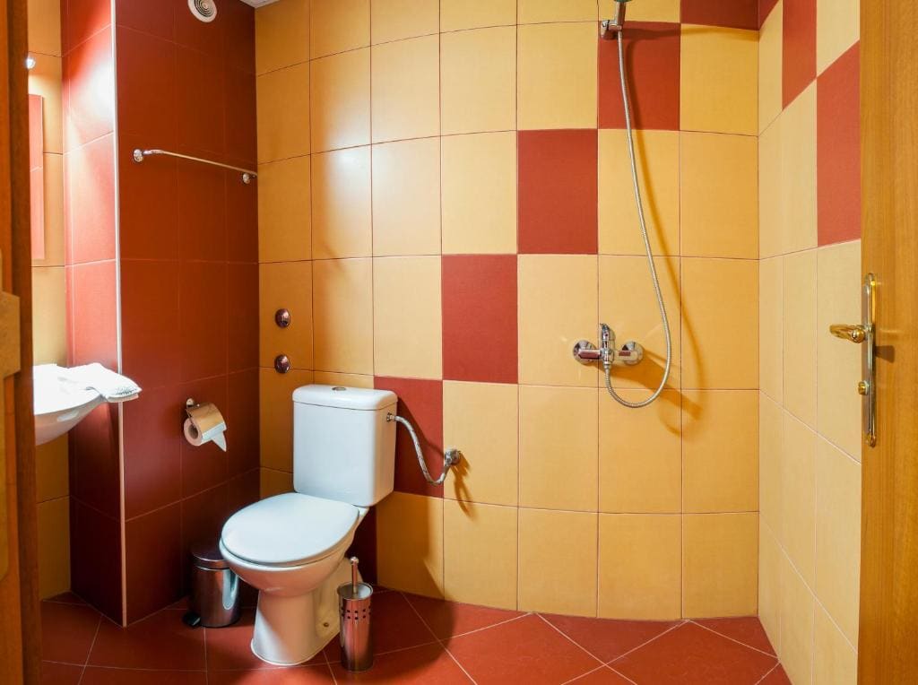 Deluxe Double or Twin Room room - Image 3