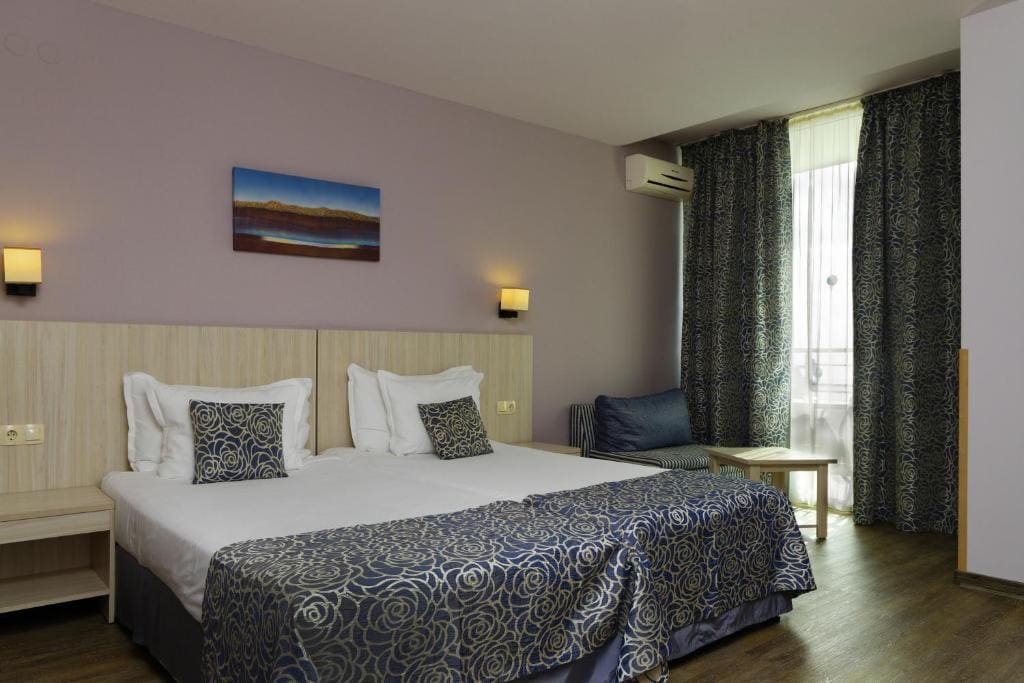 Standard Twin Room with Sea View room - Image 1