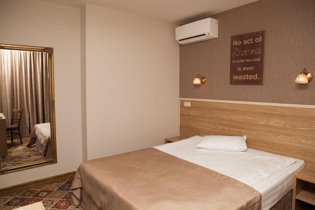 Deluxe King Room room - Image 1