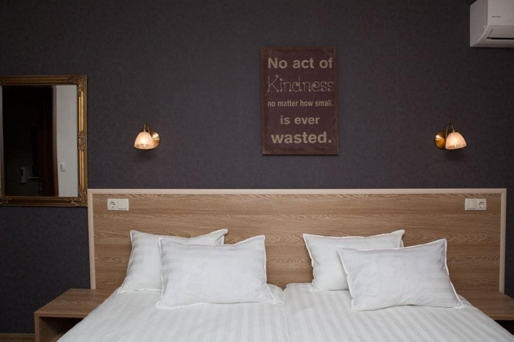 Double Room with Balcony room - Image 2