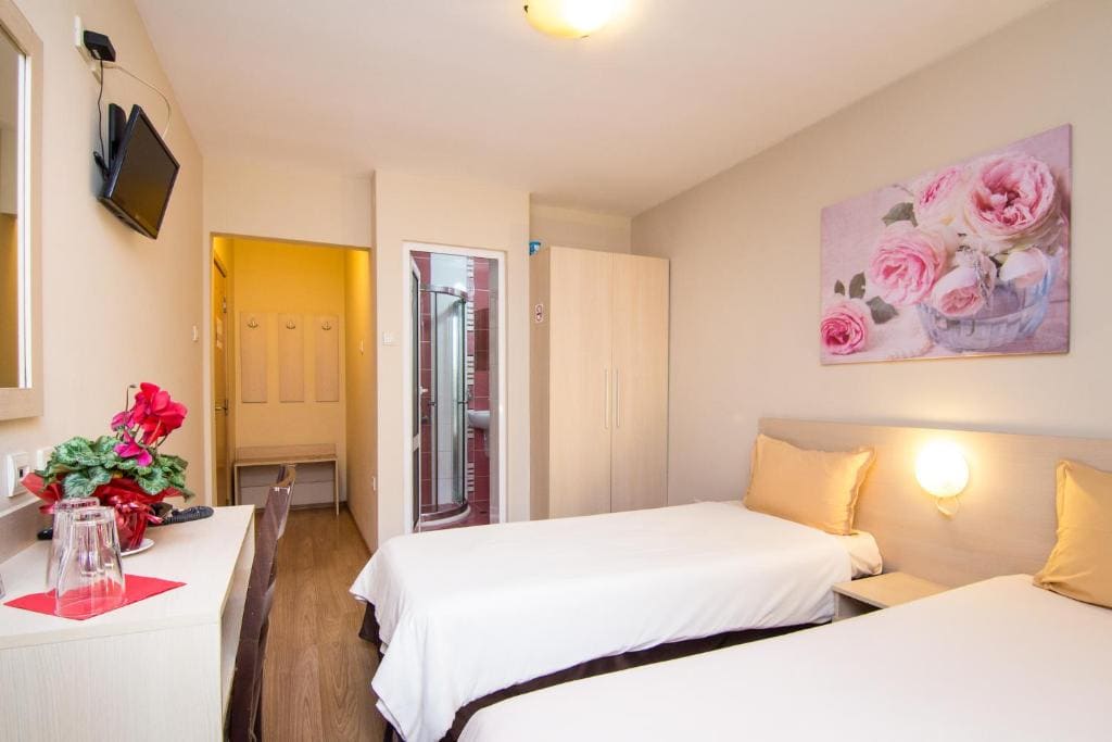 Twin Room room - Image 3