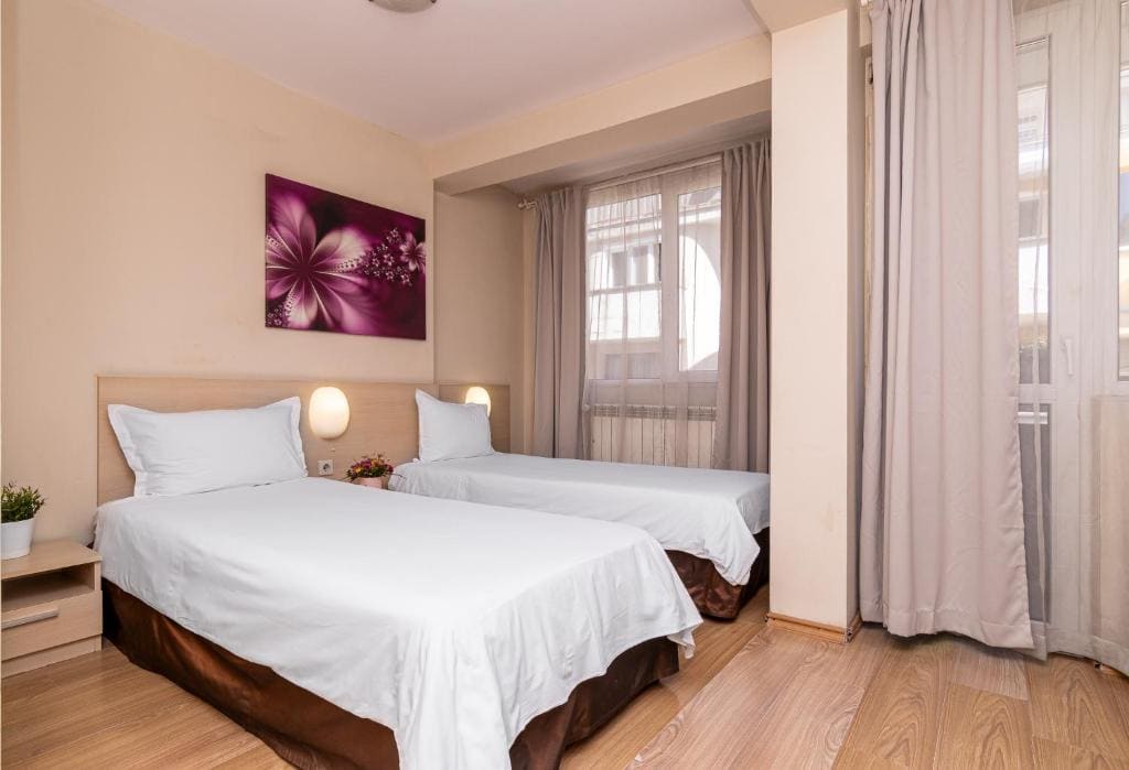 Triple Room with Balcony room - Image 2