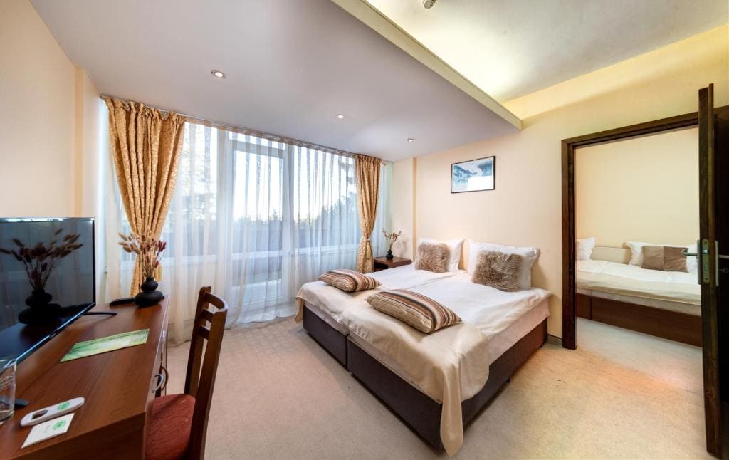 One-Bedroom Apartment room - Image 1