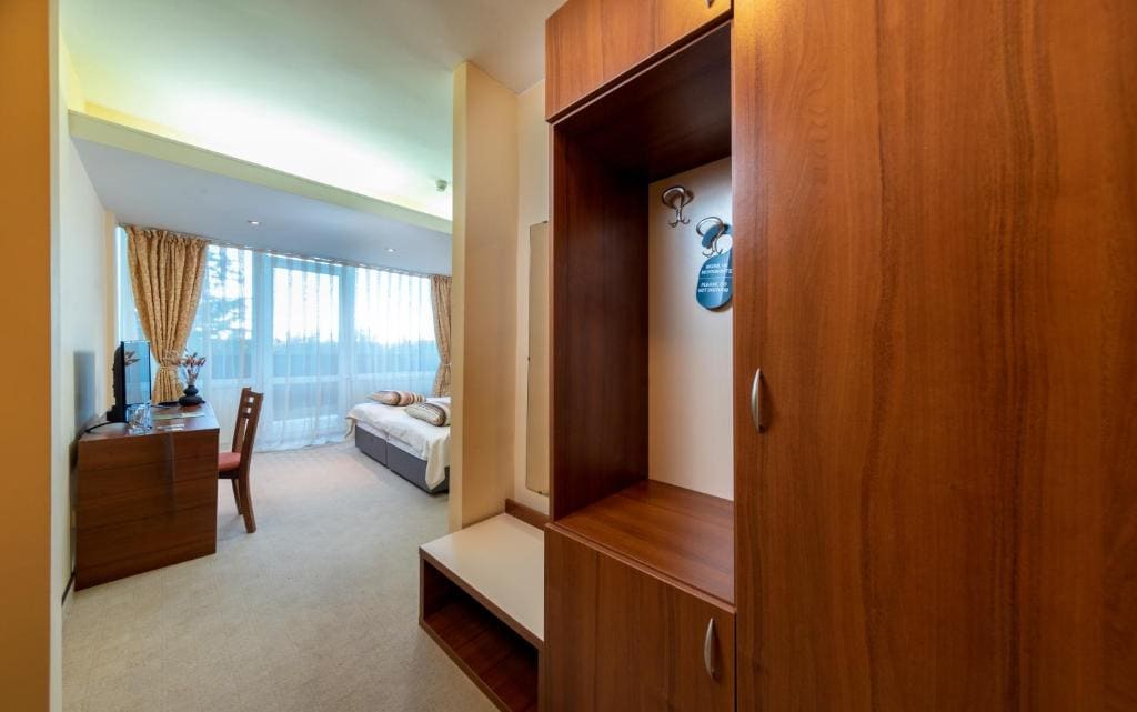 One-Bedroom Apartment room - Image 2