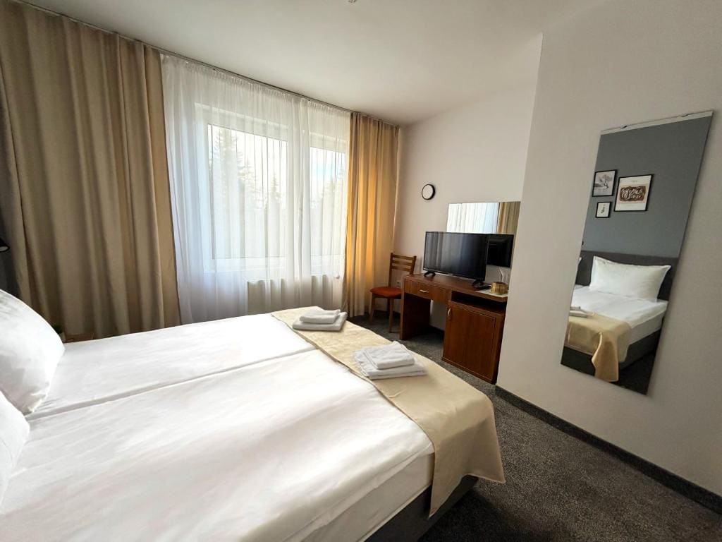 Standard Double Room room - Image 2