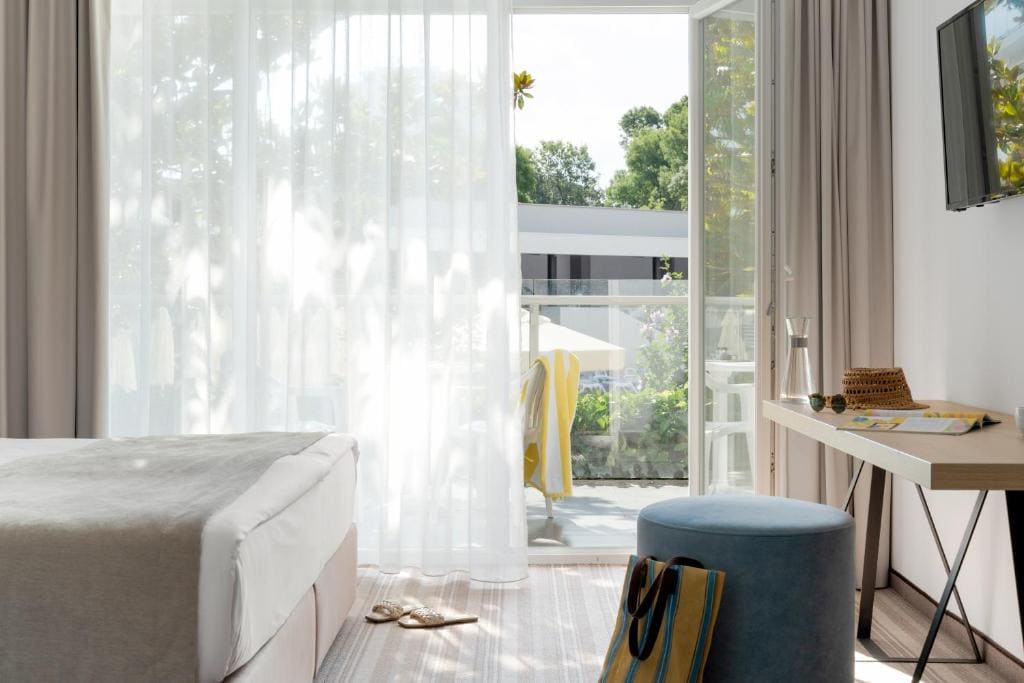 Studio with Balcony room - Image 3