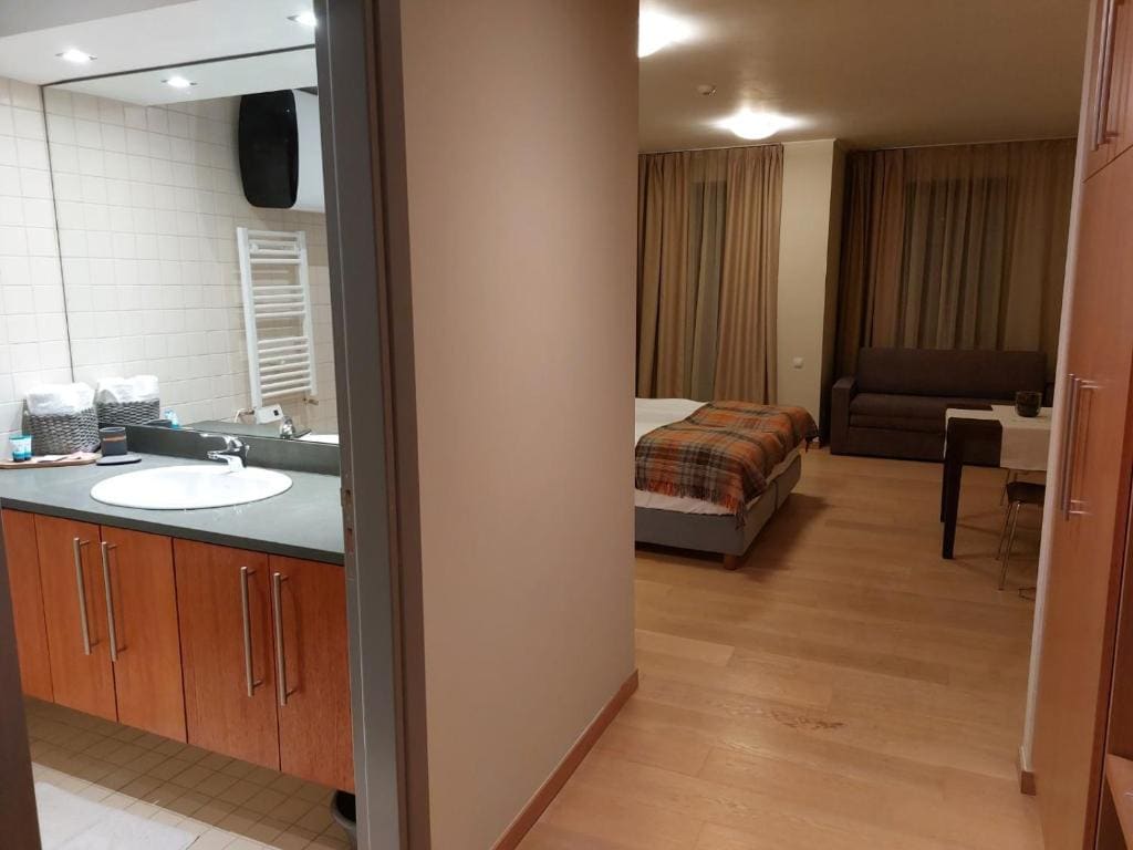 King Studio with Sofa Bed room - Image 1