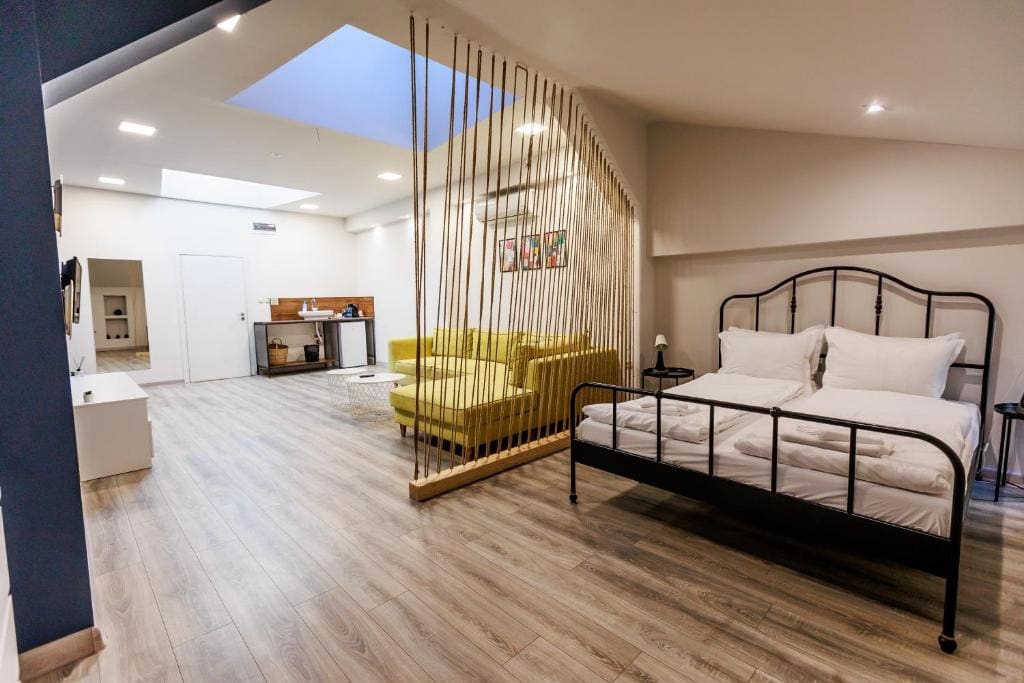 Large Double Room room - Image 2