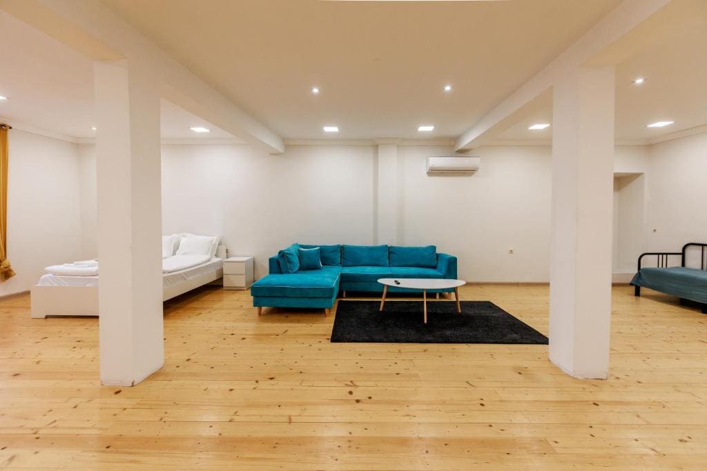 Superior Quadruple Room room - Image 2