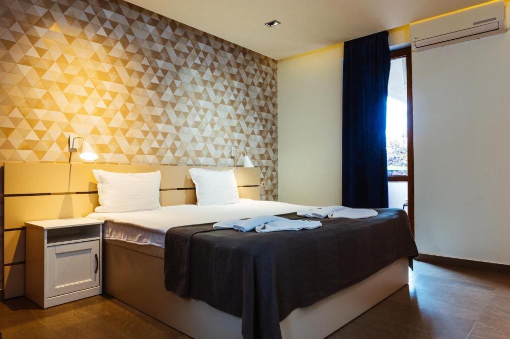 Deluxe Twin Room room - Image 3