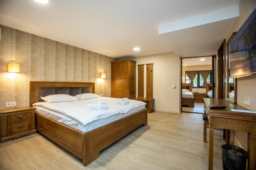 Apartment with Balcony room - Image 3