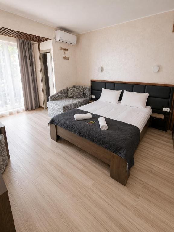 Comfort Triple Room room - Image 3