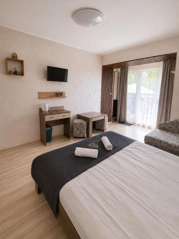 Comfort Triple Room room - Image 2