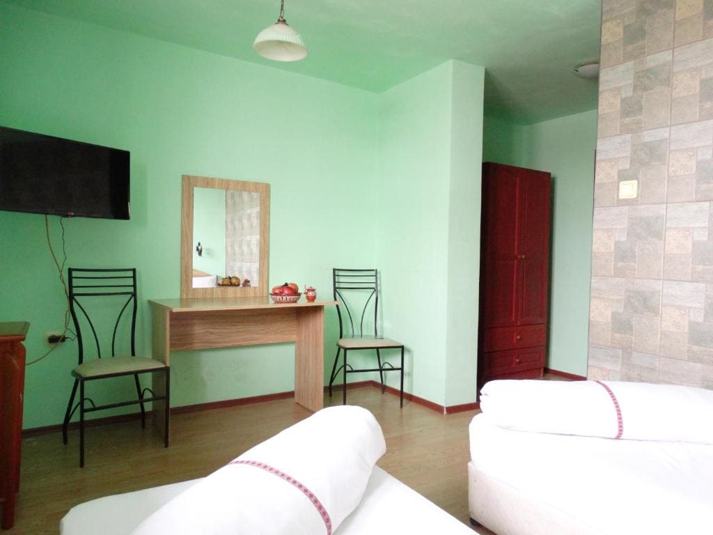 Standard Triple Room room - Image 3