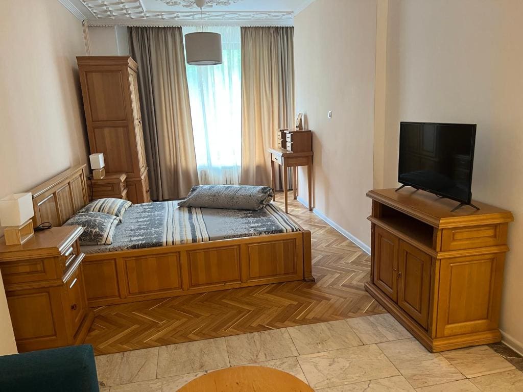 Deluxe Queen Suite room - Image 2