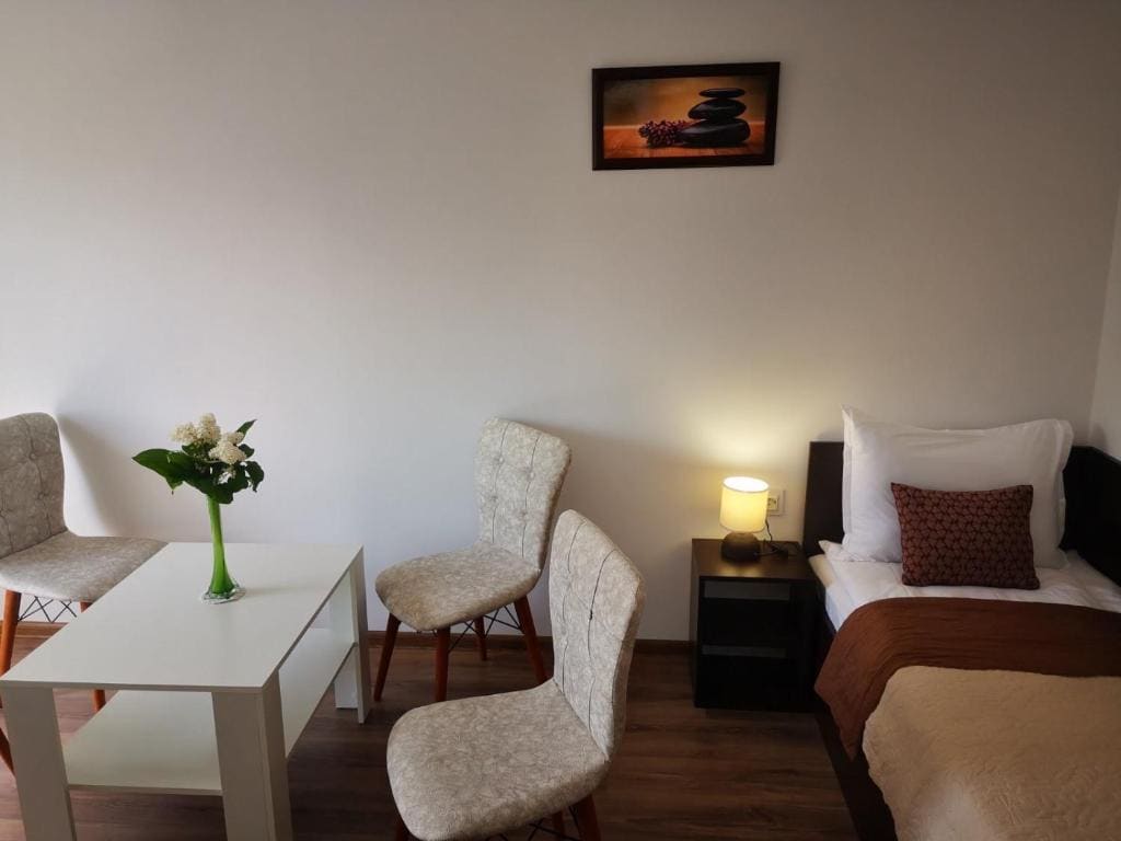 Apartment with Balcony room - Image 2