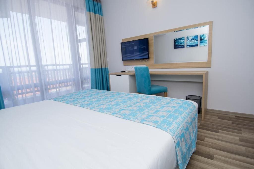 One-Bedroom Suite room - Image 1