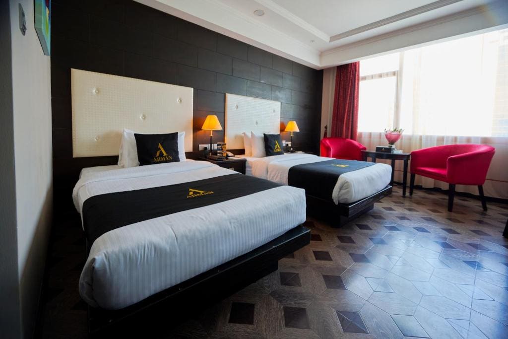 Superior Twin Room room - Image 3