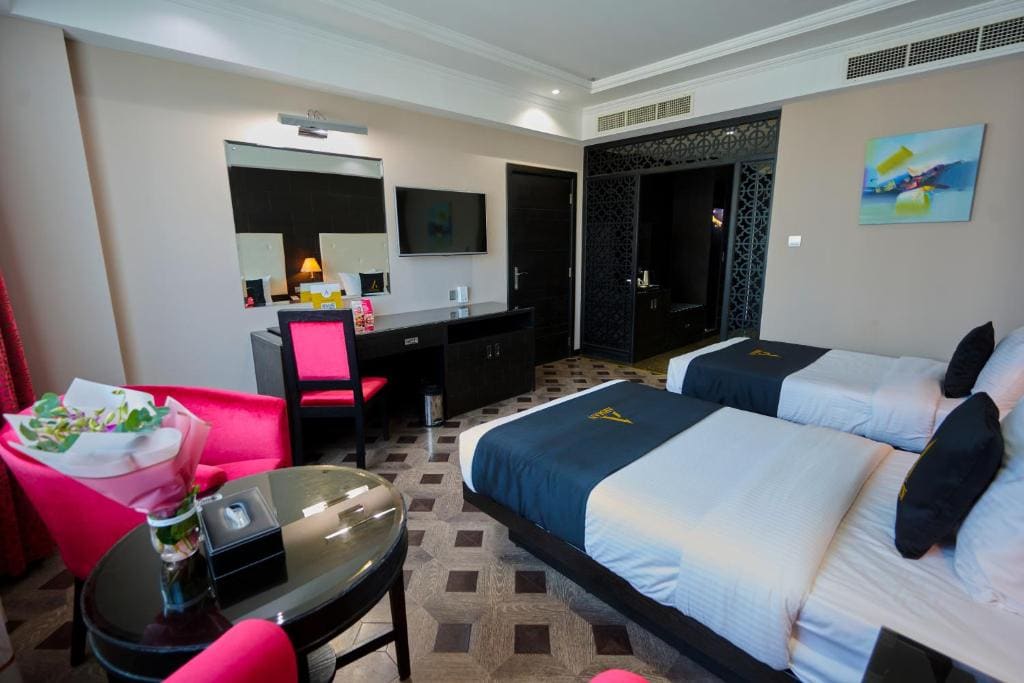 Standard Family Room room - Image 1