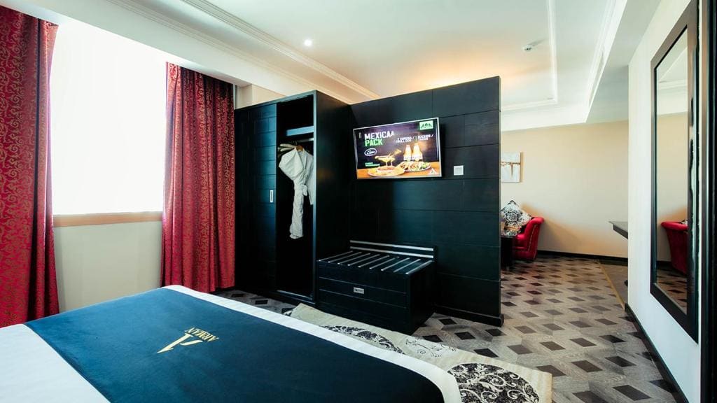 Deluxe Suite room - Image 1