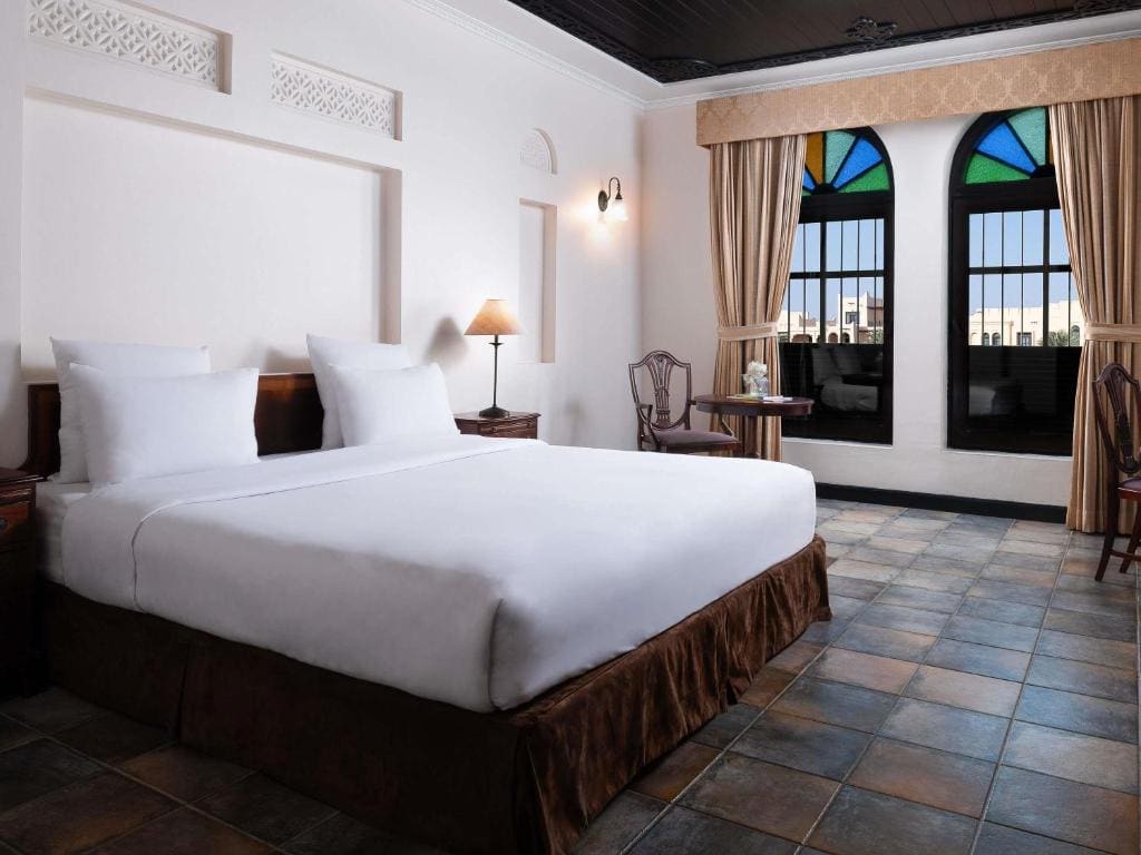 One Bedroom Suite with Balcony Sea View room - Image 2