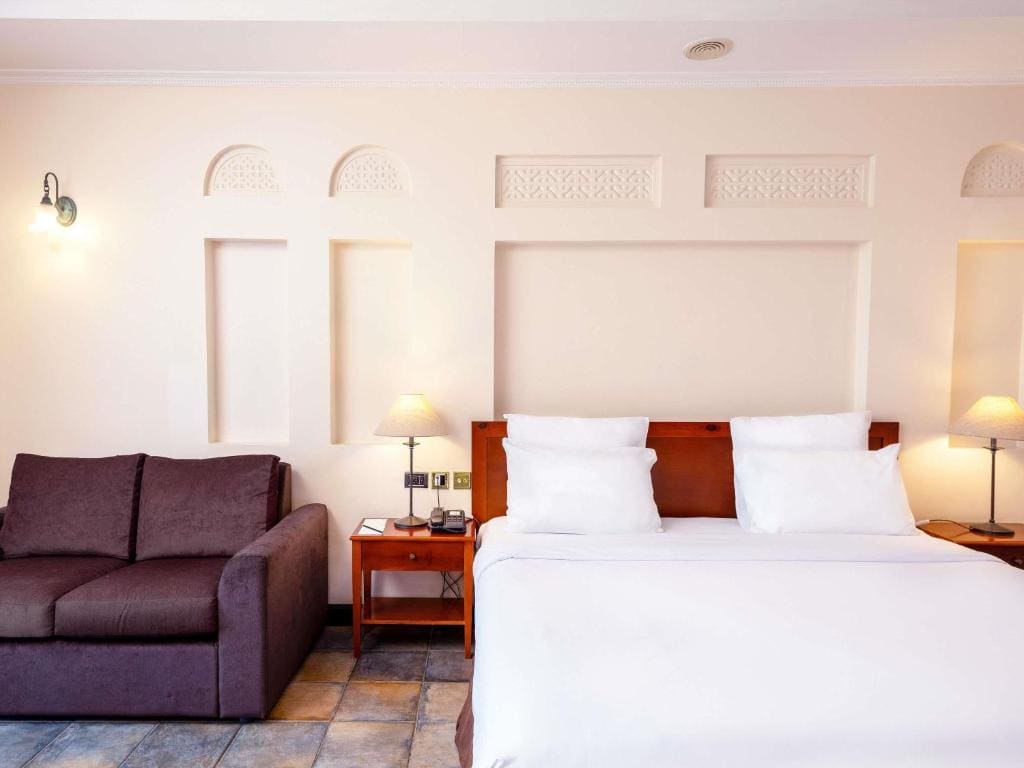 One Bedroom Suite with Balcony Sea View room - Image 1