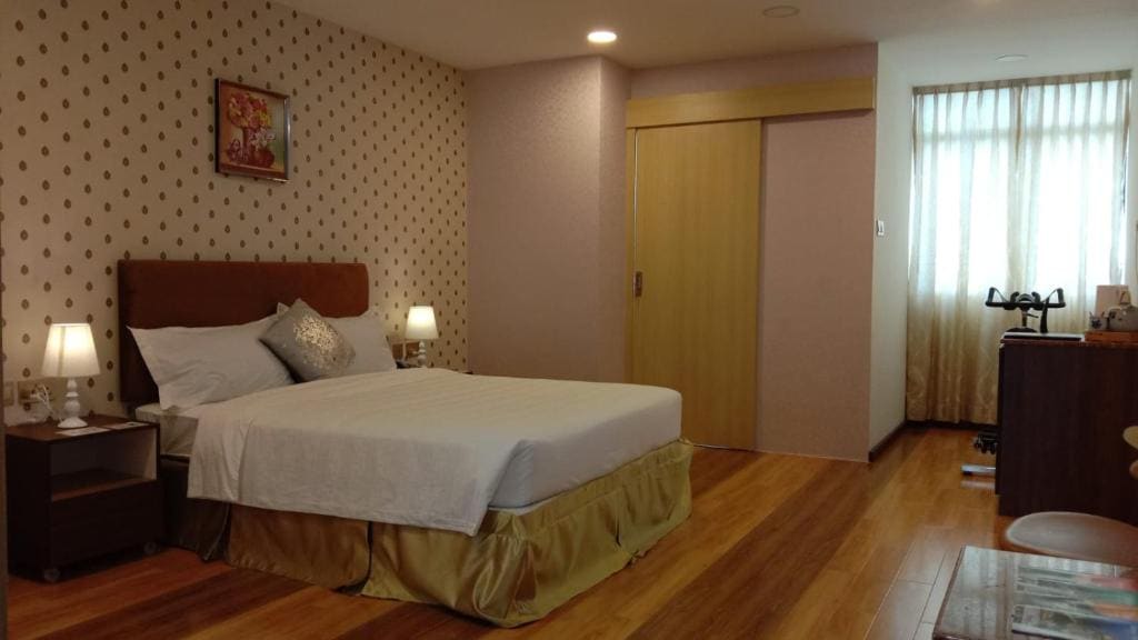 Deluxe Twin Room room - Image 2