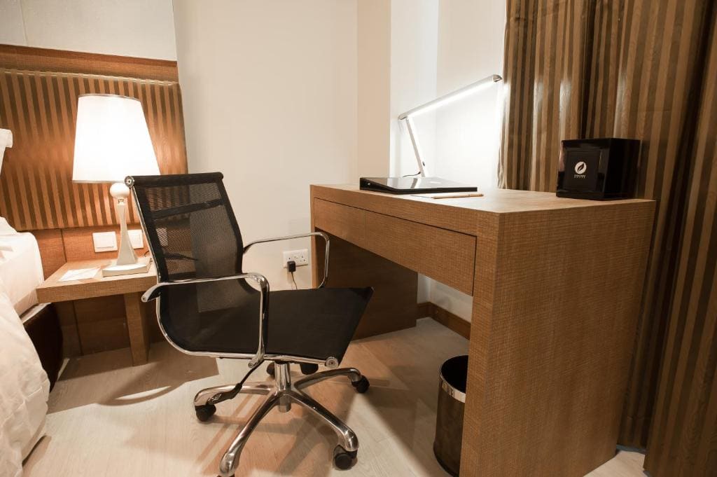 Superior Twin Room room - Image 3