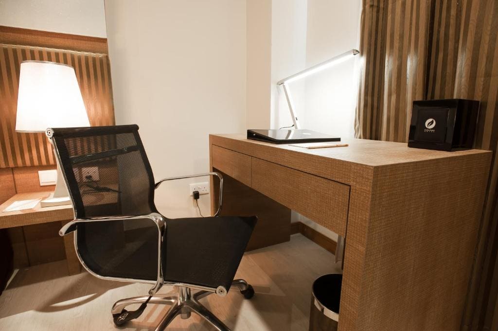 Deluxe King Room with Balcony room - Image 1