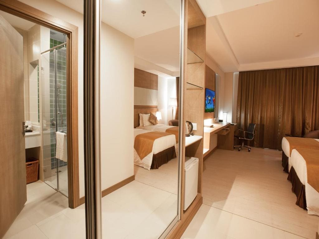 Superior Twin Room room - Image 2