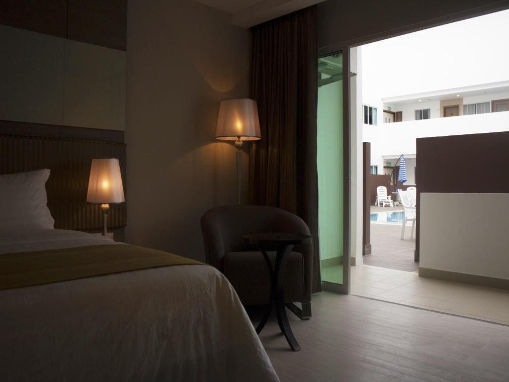 King Room with Pool View room - Image 2