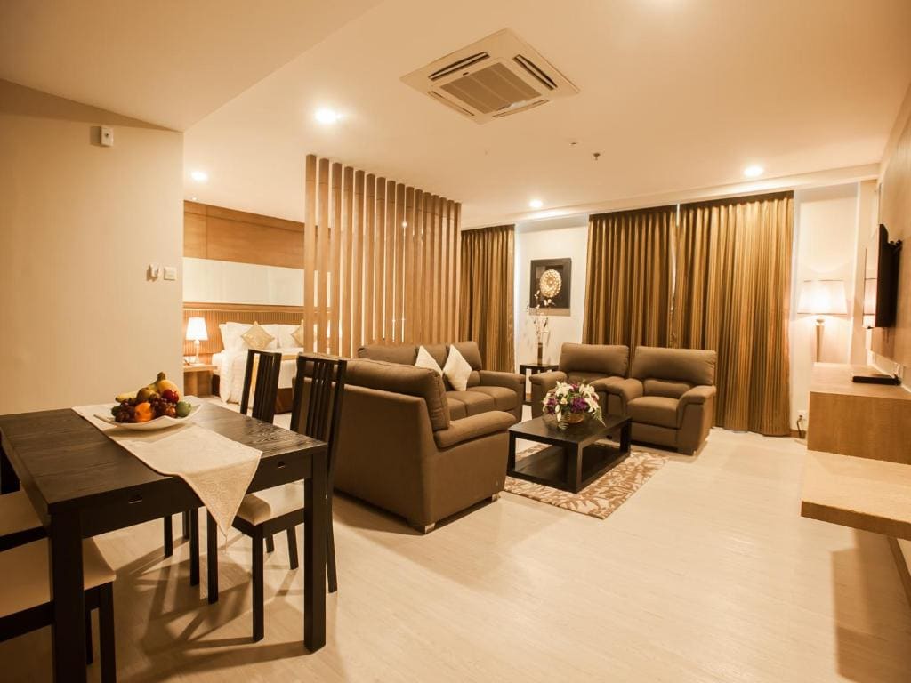 Executive Suite room - Image 1