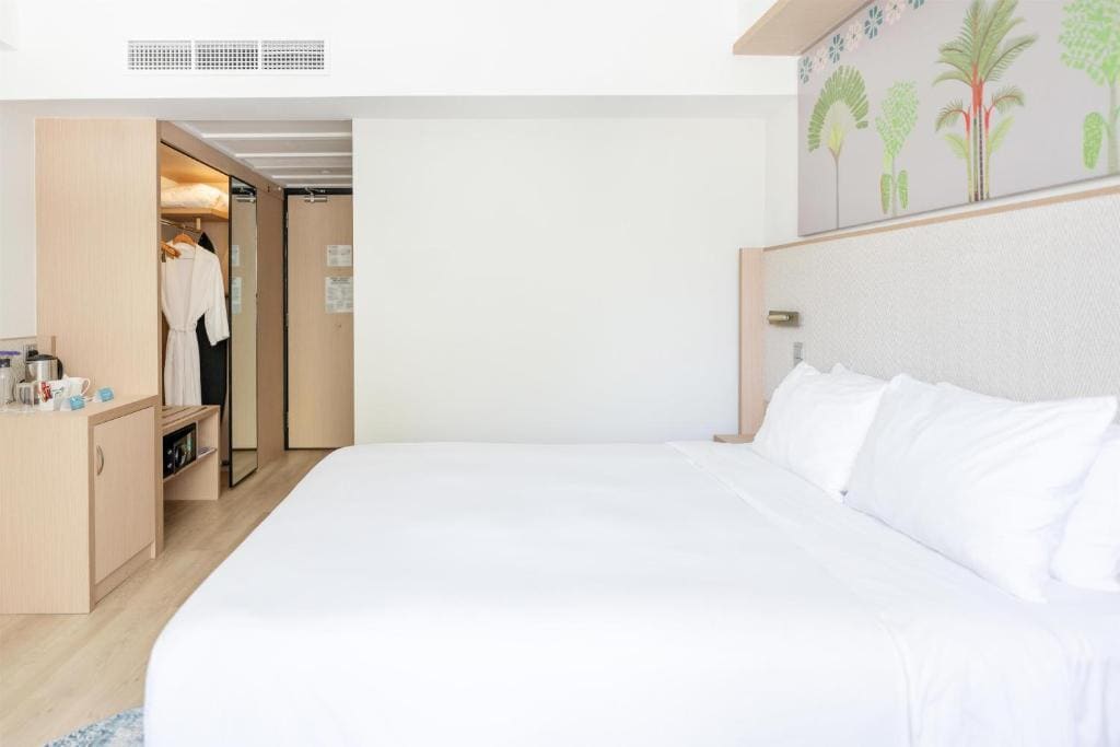 Superior Double or Twin Room room - Image 2