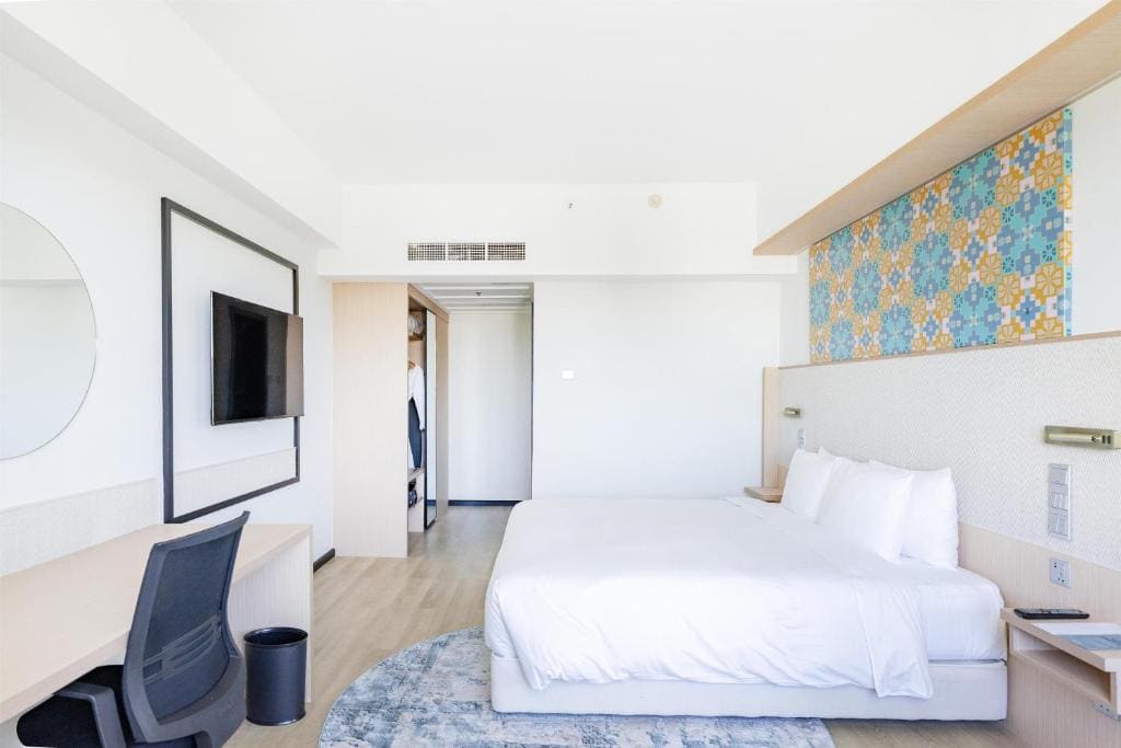 One-Bedroom Suite room - Image 2