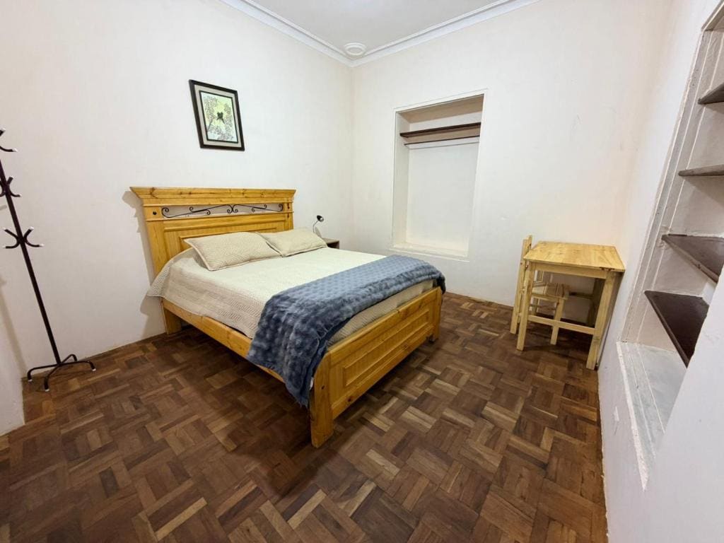Double Room with Shared Bathroom room - Image 2