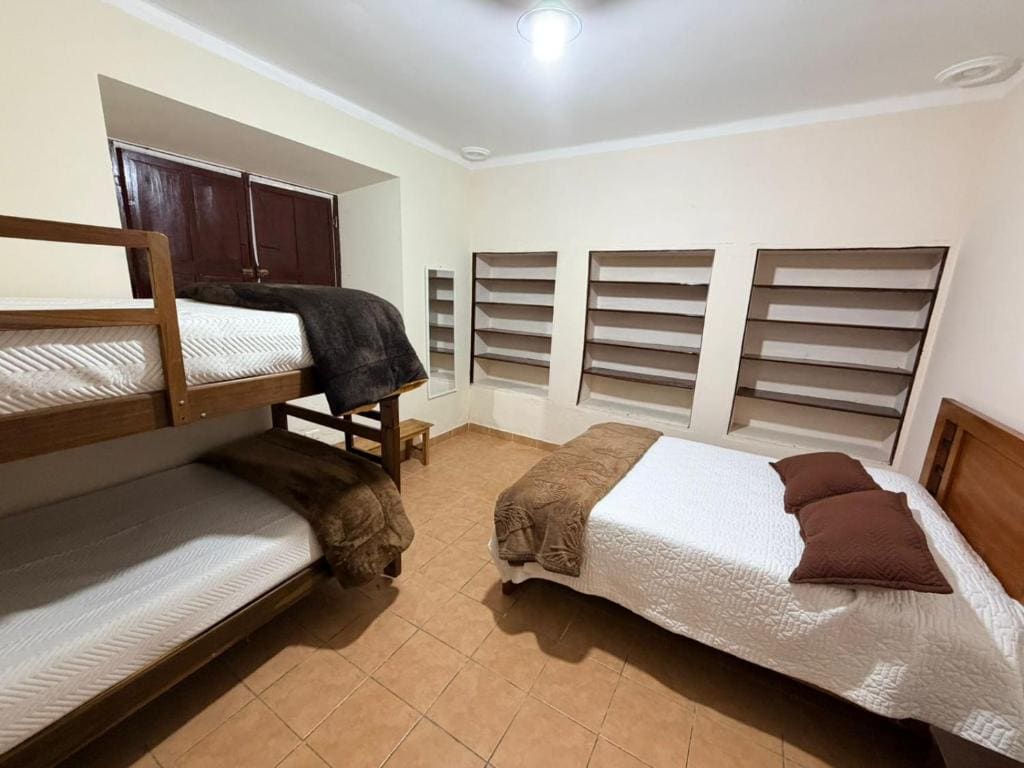 Quadruple Room with Shared Bathroom room - Image 2