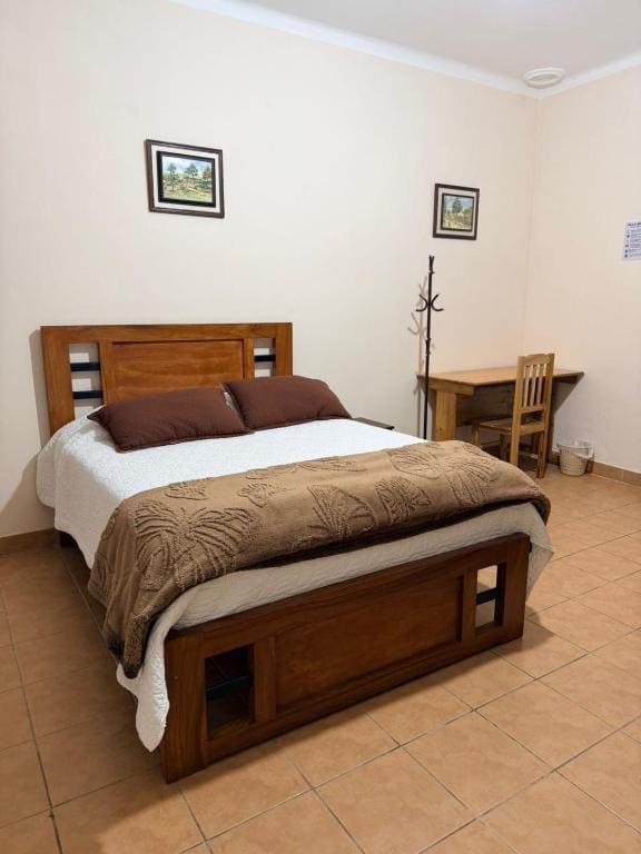 Quadruple Room with Shared Bathroom room - Image 3