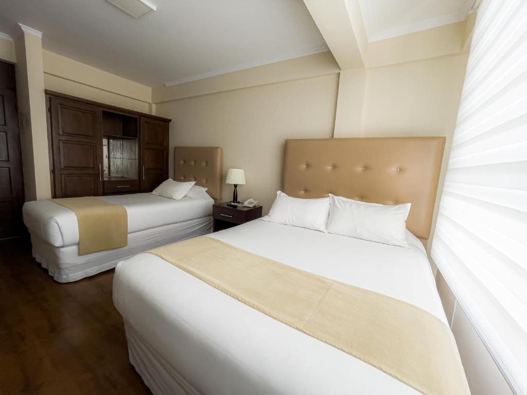Superior Family Room room - Image 1