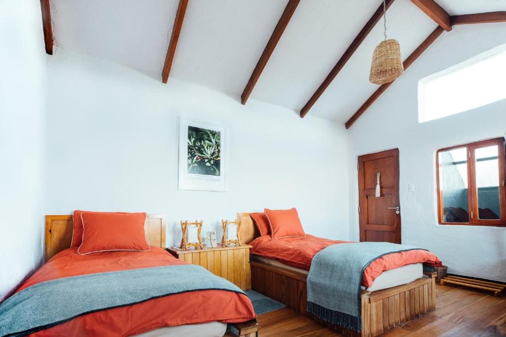 Cottage with Two Twin Beds room - Image 3
