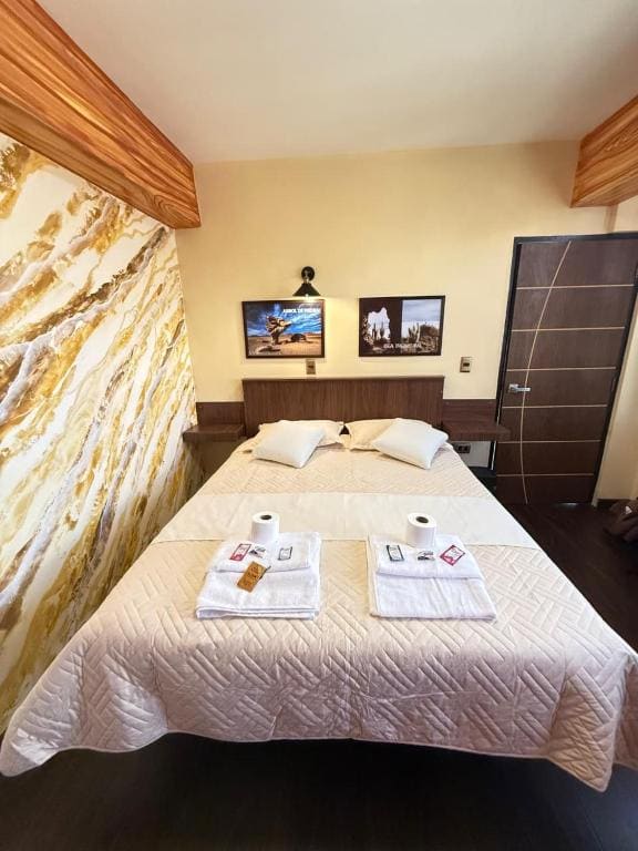 Suite with City View room - Image 1