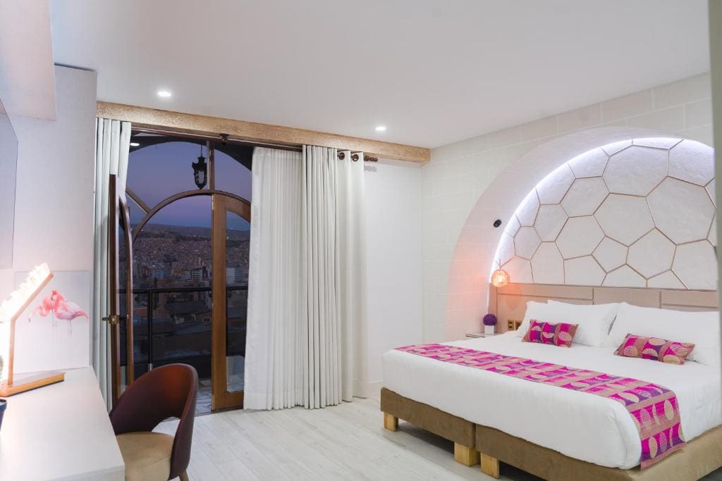 Deluxe Double Room with Balcony room - Image 3