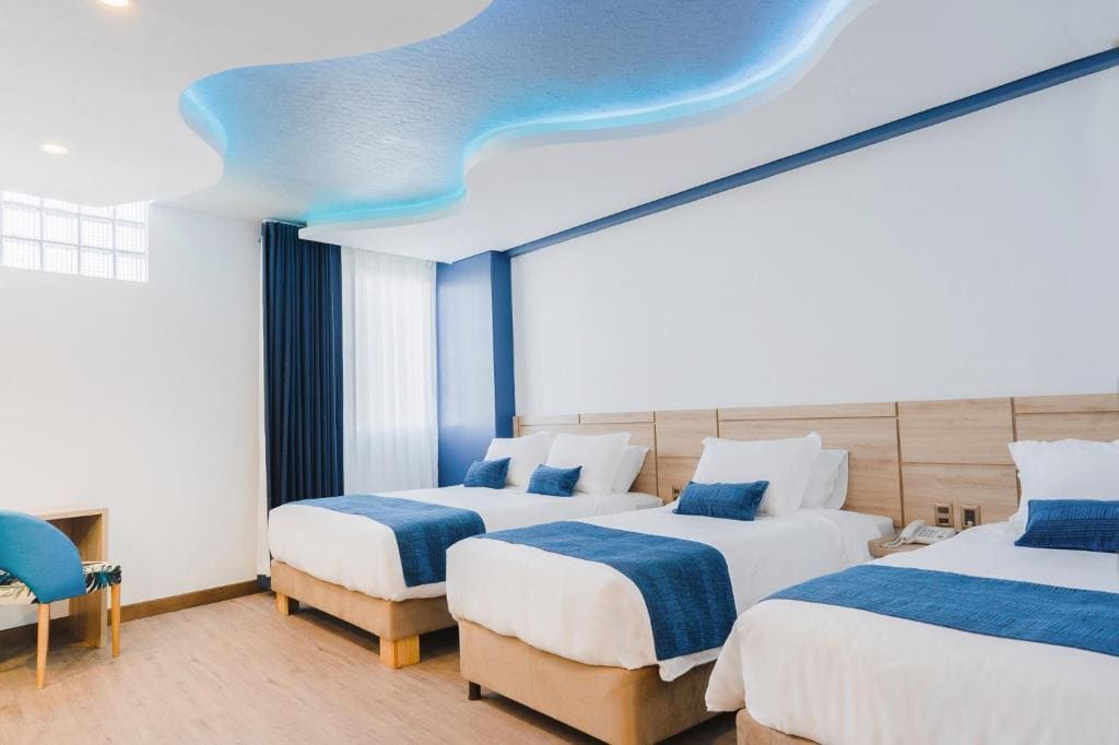 Deluxe Family Room room - Image 2