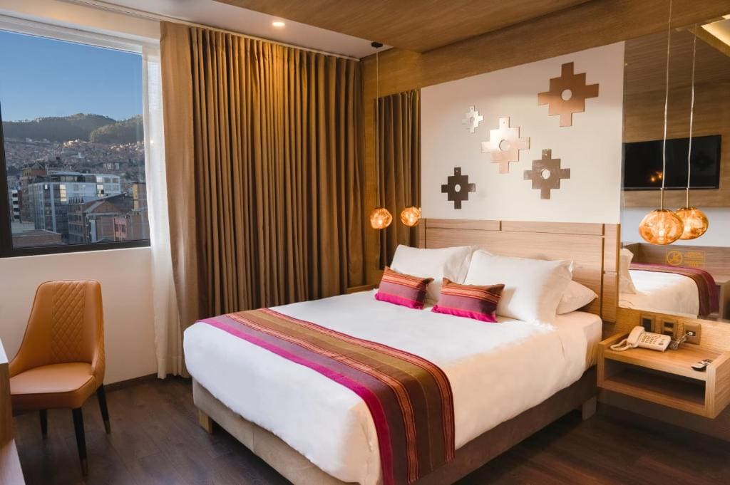 Deluxe Queen Room room - Image 3